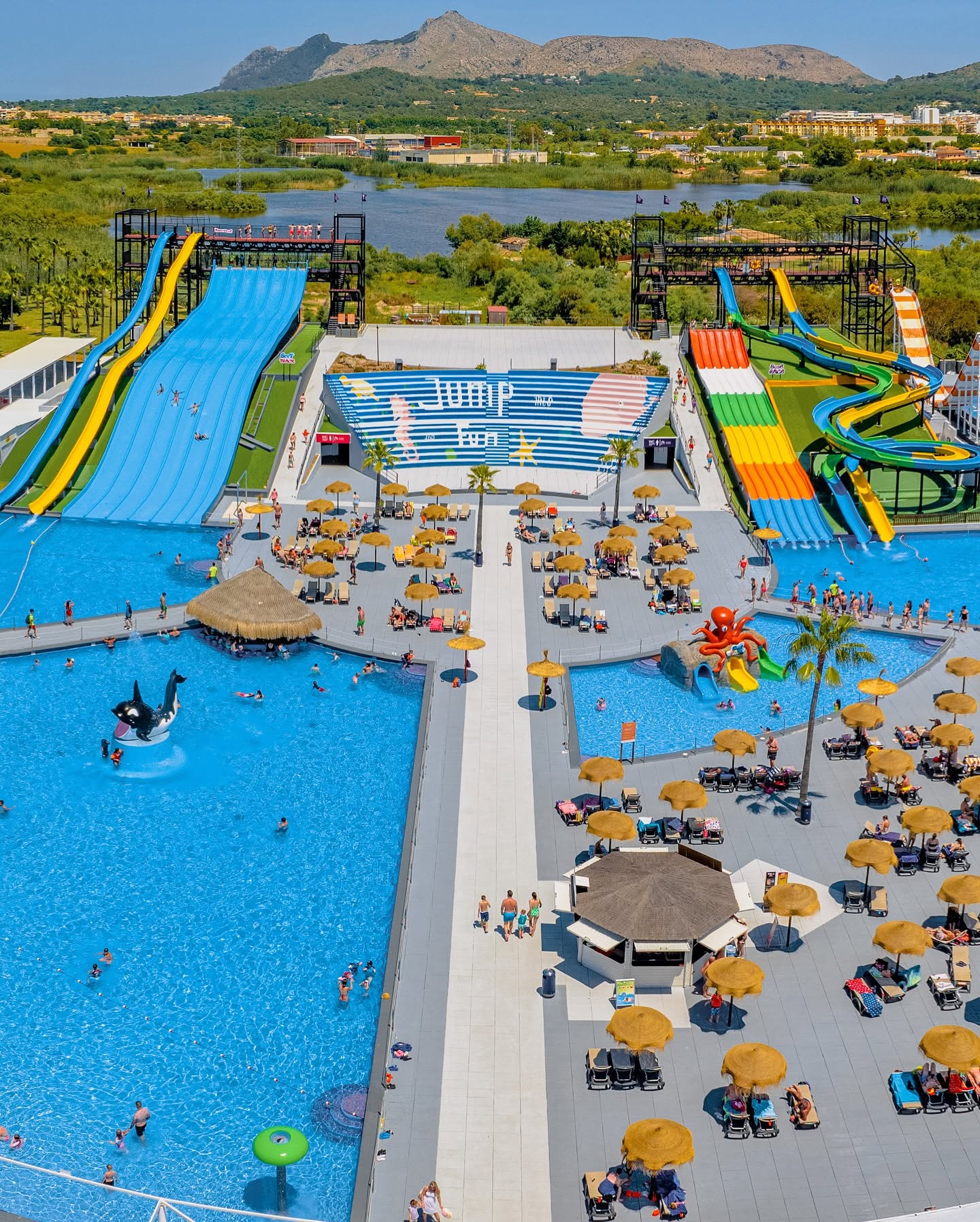Ambiente de verano junto al agua
